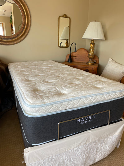 East Lawrencetown, NS | Twin XL | 14" Hybrid Pillowtop Chiropractic Mattress from Haven Sleep Co.